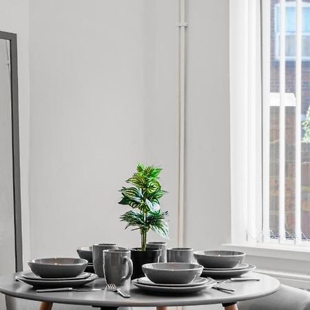 Modern Equipped 4 Bedroom House In Central Stoke-Free Parking Εξωτερικό φωτογραφία